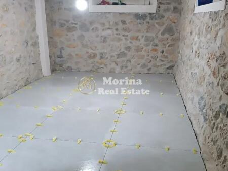 Qera, Ambient Biznesi/magazine, Rruga e Dibres, 300 euro/muaj.