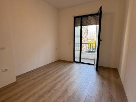 Appartamento 2+1+Parcheggio in vendita a Kinostudio!