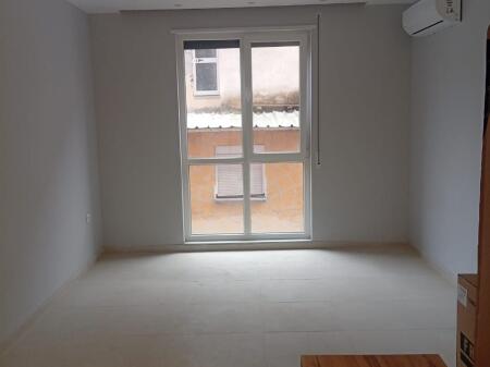 🏢 Jepet me Qera Apartament 2+1+2 Përshtatshëm për Biznes ne 5 Maji