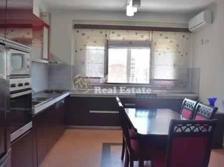 Qera, Apartament 3+1+2wc+2bllk, Rruga 5 Maji — Tek Zgara, 650 euro/muaj.