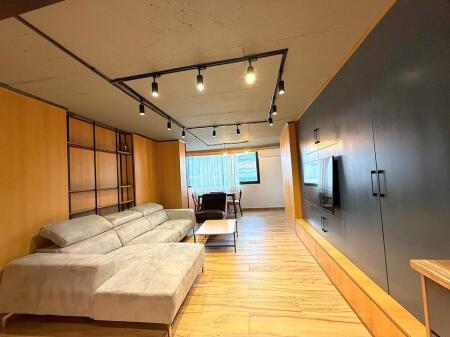 Perballe me Spitalin Amerikan 3,  Shesim apartament duplex