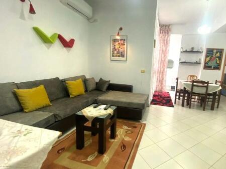 Apartament 1+1 me Qira në Rrugën e Kavajës – Totalisht i Mobiluar