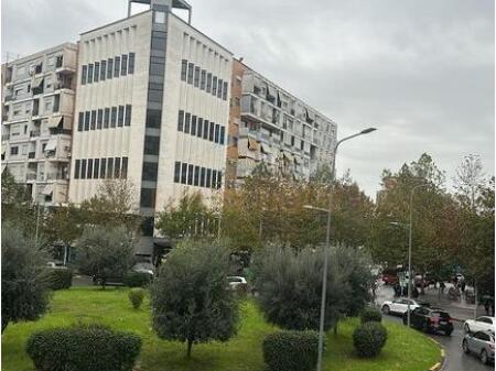 Qera , Ambinet Biznesi , Unaza e re , Tirane