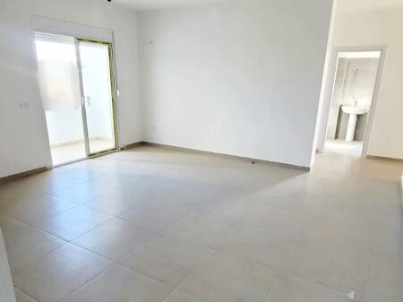 Shitet Apartament  2+1+2 tualete +2 ballkone,shetitorja Josif Budo Kavajë