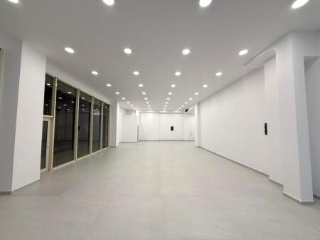 🏡 Locale commerciale in vendita in edificio nuovo, Via Kavaja