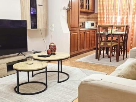 APARTAMENT ME QERA 2+1 MYSLYM SHYRI 700 EURO