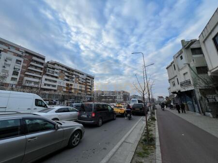 Qera, Ambient Biznesi, Unaza e Re. 200 €,UNA49533