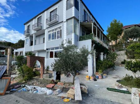 3RD FLOOR OF A 3-STOREY VILLA FOR RENT 2+1 CEZMA FERRES