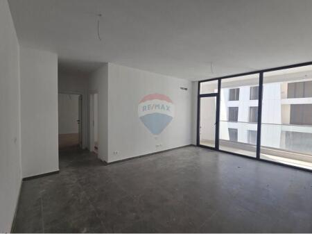 Shitet Apartament 1+1 në Porcelan