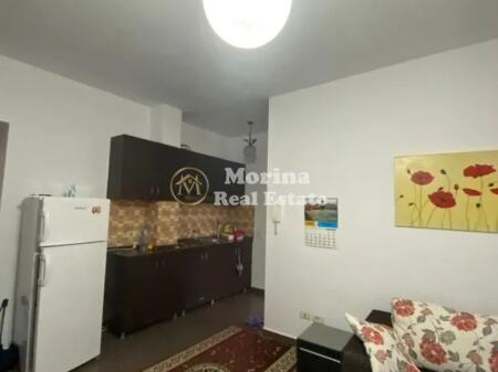 Qera, Apartament 1+1, prane Prokurorise se Tiranes, 550 euro/muaj