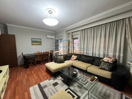 Qera , Apartament 1+1 , Pazari i Ri , Tirane