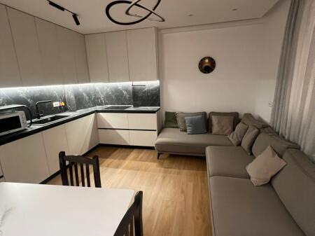 🏡 Jepet apartament 2+1 me qira te Fusha e Aviacionit