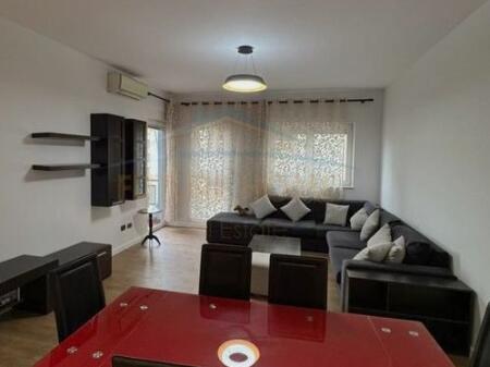 Shitet, Apartament 2+1+2 – Oxhaku, Tiranë