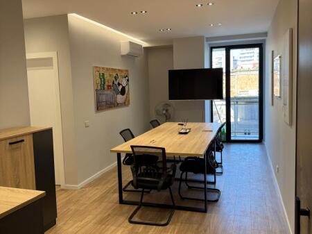 Jepet me qira ambient per zyre Te Mine Peza 700€