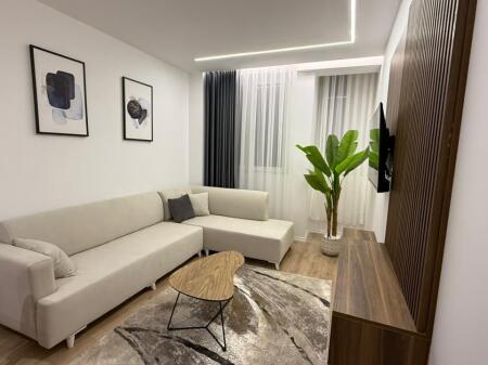 🏡 Shitet apartament 1+1 te Rruga Fortuzi prane Qendres