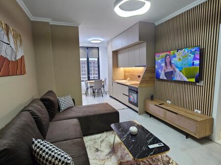 Jepet me qira apartament 1+1 📍 5 Maji, Tiranë 🏢 Kati: 8 (pallat me ashensor) 🛋️ E mobiluar 💰 Çmimi: 50,000 lekë në muaj