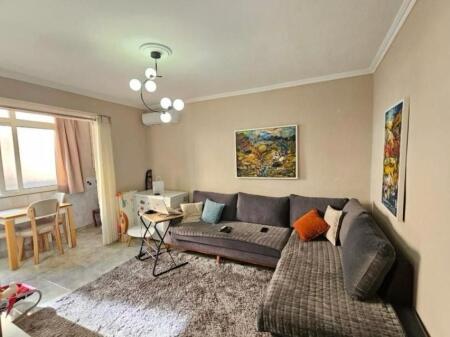 Jepet me qira apartament 1+1 përballë Maternitetit!