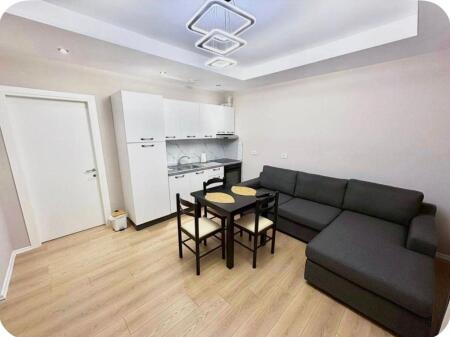 Apartament me qira 2+1,Restorant Durresi