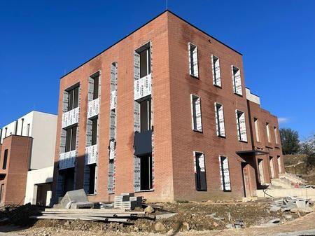 Shitet Vilë e Bashkangjitur, Rezidenca Piccadilly, TEG