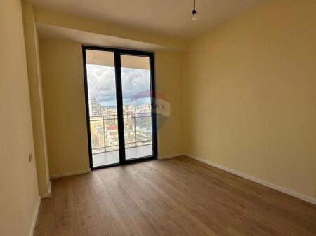 Qira/ Ambient zyrash në Rrugën Mine Peza