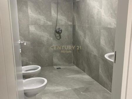 JEPET APARTAMENT 2+1 + POST PARKIMI ME QIRA TEK FIORI DI BOSCO !