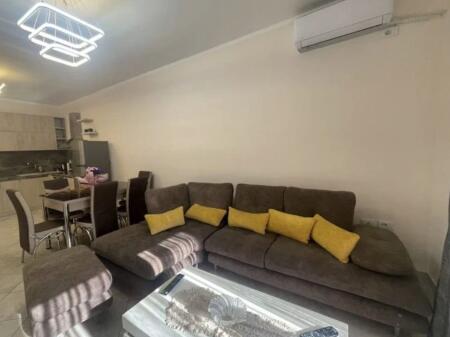 🏠 Shtepi  me qera,  Pallat i Ri  2+1    💶 Elar2 13854    