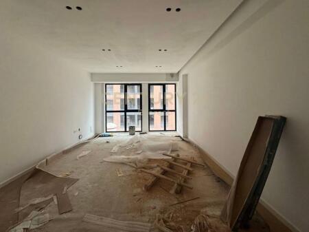 Apartament 1+1 me qira, Astir