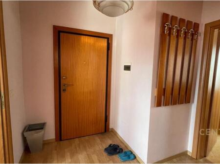 Apartament 1+1 me Qira në Qendër pranë 9 Kateshet