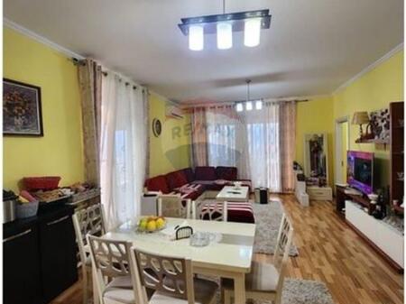Shitet Apartament 3+1 pranë Liqenit të Thatë!