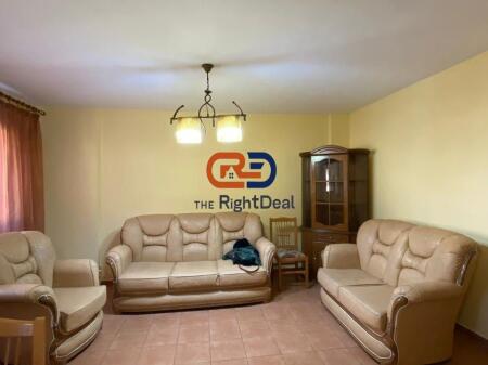 Tek Ish Parku, Jepet Me Qira Apartament 1+1 I Mobiluar !!