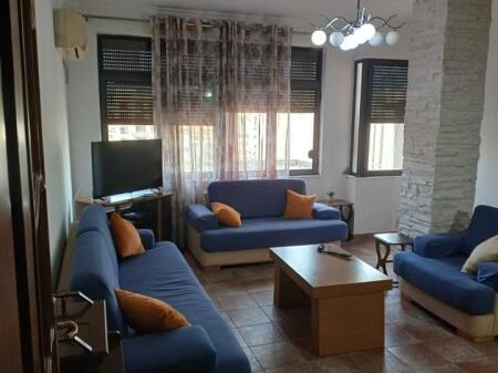 🏢 Jepet me qira Apartament 2+1+2 – Qendra e Tiranës (Zona e Selvisë)