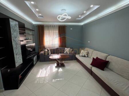 Qera, Apartament 2+1+Post parkimi , Unaza e Re.