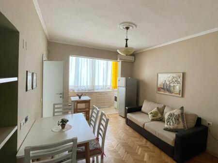 Japim me qera apart 1+1 te Posta Qendrore, Qender