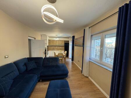 Shitet, Apartament 2+1+2, Pranë Muzeumit,Durres