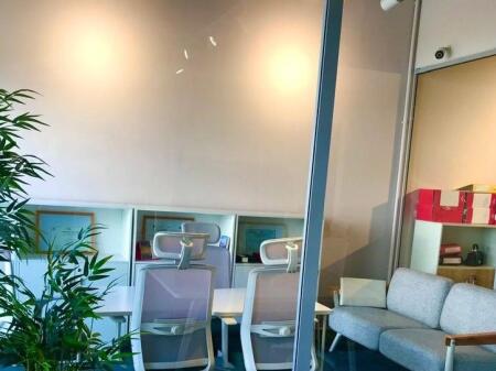 JAPIM ME QIRA ZYRË MODERNE NË KOMPLEKSIN CONDOR, TIRANË