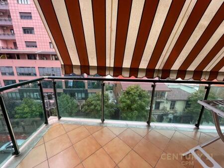 Apartament 3+1+2 Me Qira në Sheshi Skënderbej (Qendër), Rruga Barrikadave - 1300€ | 160 m²