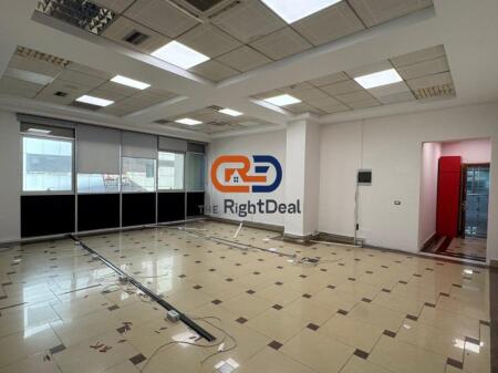 Ne Qender, Jepet Me Qira Ambient I Pershtatshem Per Zyra, Klinika Etj !!!