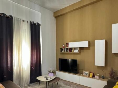 Jepet me qira një apartament 1+1në zonën e Rruges e Dibres , Rruga Gjon Buzuku 500mije leke