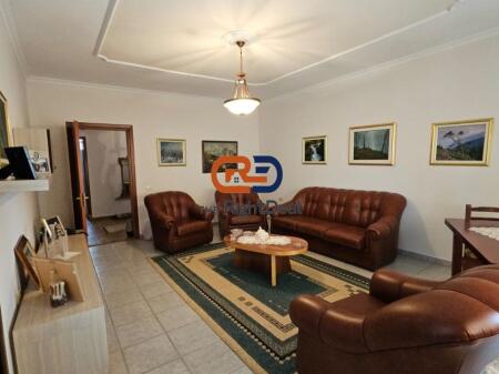 Tek Rruga Fortuzi, Jepet Me Qira Apartament 3+1+2, Me Lokacion Ideal!!!
