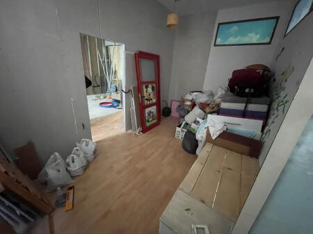 Jepet apartament me qera 1+1 400€