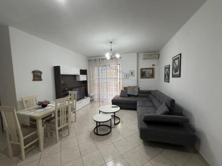 Qera, Apartament 2+1+2, Unaza e Re