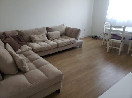 Jepet me qira apartament 2+1 në Laprakë, pranë Kupolës