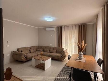 APARTAMENT 2+1 ME QERA PRANE PROKURORISE SE TIRANES! 750 € /Muaj