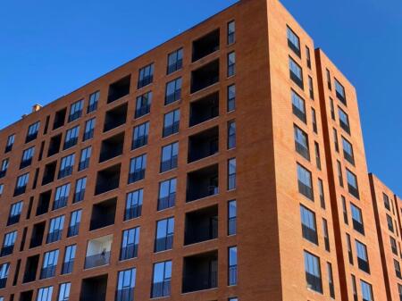 Shitet apartament 1+1 5 Maj