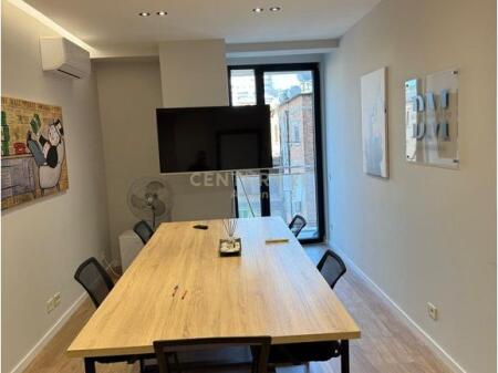 ZYRE PER QIRA ,RESIDENCA MINE PEZA!