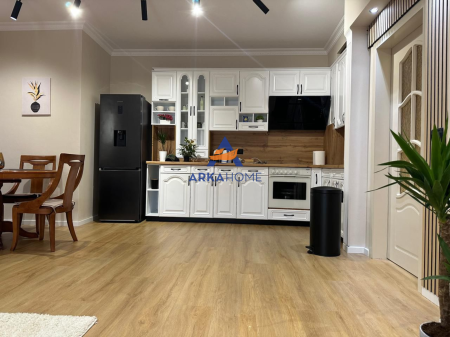 JEPET ME QERA APARTAMENT 2+1+2+BALLKON "NE BLLOK" 1500 EURO (I DISKUTUSHEM)