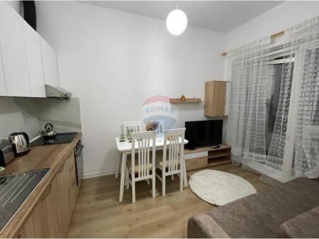 Apartament 1+1 me Qira tek Kompleksi Mangalem !