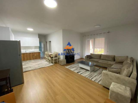 APARTAMENT ME QERA 3+1 "5 MAJ ,QENDRA CONCORD" 65.000 LEKE