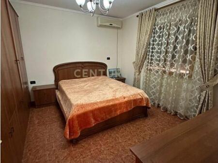 Jepet me qira ambient banimi 2+1 pranë fabrikës së miellit