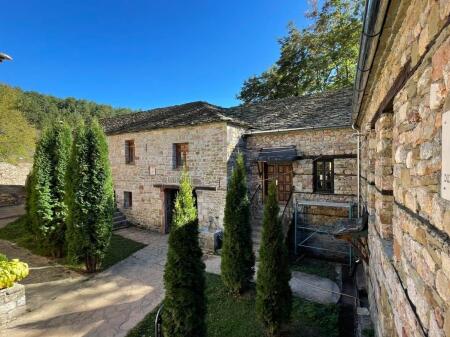 HOTEL IN VOSKOPOJE IN VENDITA!